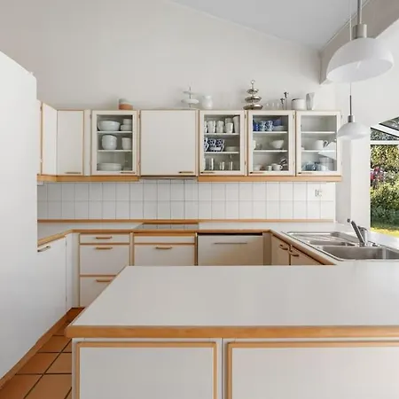Elegant 4br With Great Views And Location Villa *