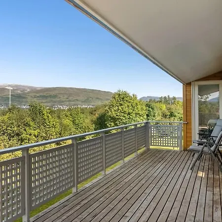 Elegant 4br With Great Views And Location Villa