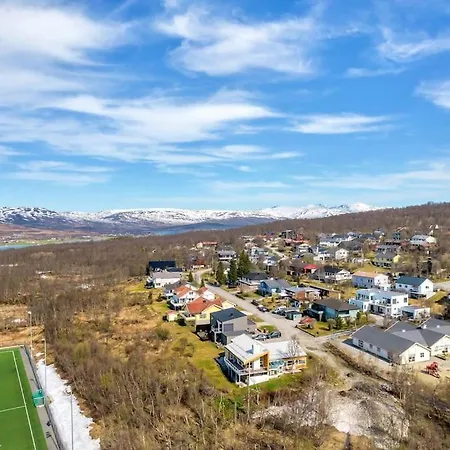 Villa Elegant 4br With Great Views And Location Tromso
