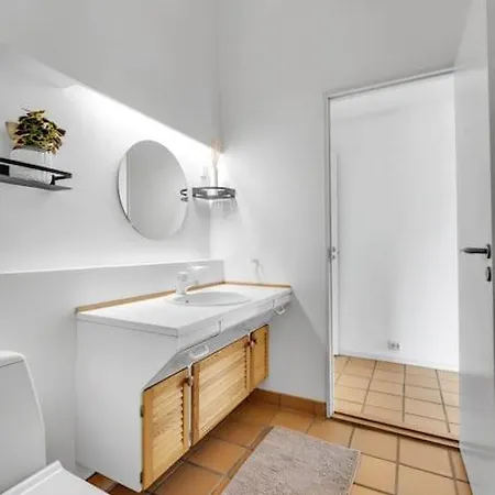 Elegant 4br With Great Views And Location Tromso