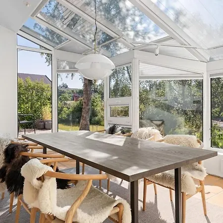 Villa Elegant 4br With Great Views And Location