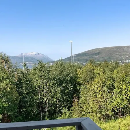 Elegant 4br With Great Views And Location Tromso
