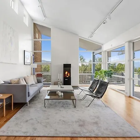 Elegant 4br With Great Views And Location Villa Tromso
