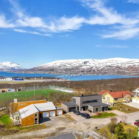 Elegant 4br With Great Views And Location Villa Tromso