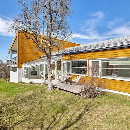 Elegant 4br With Great Views And Location Tromsø