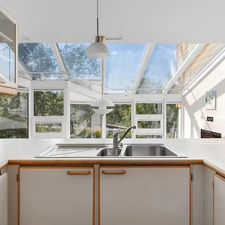 Elegant 4br With Great Views And Location Villa