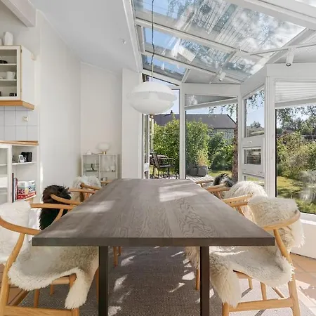 Elegant 4br With Great Views And Location Villa *
