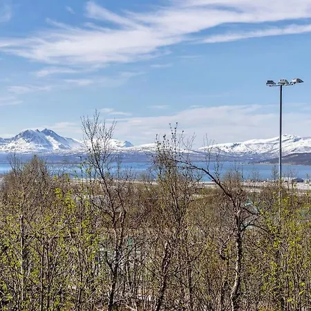 Elegant 4br With Great Views And Location Villa